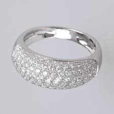 Bague Jonc En Or Blanc 18 Carats Ornee De Diamants 5 46 Gr 0 70 Carat