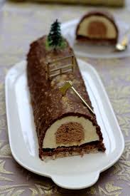 Buche Au Praline Noisettes Et Chocolat Blanc Gateaux Et Desserts Recette Dessert Noel Croquant Au Chocolat
