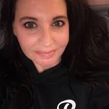 Julie Roark's Instagram, Twitter & Facebook