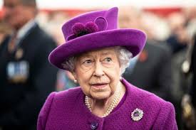 The queen, the dresser and the wardrobe, fue escrito por una de las ayudantes más cercanas a la reina isabel ii de. Sin Mas Remedio La Reina Isabel Ii Cancela Todas Las Fiestas De 2021