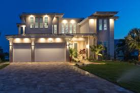 We were looking for an industrial and open concept venue that could accommodate our 450 guest count and caterer. Villa Transformer Ferienvilla In Florida