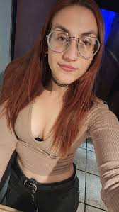 Can you edit photos with green eye shadow?