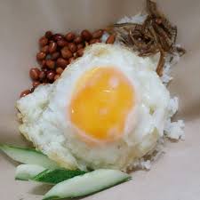 Nasi lemak is a dish originating in malay cuisine that consists of fragrant rice cooked in coconut milk and pandan leaf. Nasi Lemak Telur Restoran Hing Hing Hing S Photo In Seremban Negeri Sembilan Openrice Malaysia