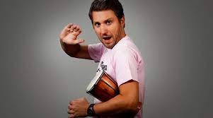 De luni pana joi, de la 22:30, la prima tv. Apropo Tv Protv