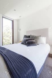 Maybe you would like to learn more about one of these? Combinacion De Colores Gris Y Blanco Azul Marino En El Dormitorio De Lujo Entre Decoracion Diseno Fotos Retratos Imagenes Y Fotografia De Archivo Libres De Derecho Image 52622583