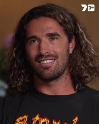 "I see it as my obligation to hopefully inspire my teammates, to let them  know how important it is to play for this club.", Alex Pearce talks about  his experience as a youngster at Fremantle and how ...