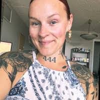 Traci Schuck's Instagram, Twitter & Facebook