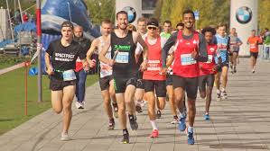 Im folgenden werden diese aufgelistet, nach schulformen gegliedert. Fussball Und Leichtathletik Verband Westfalen Flvw Sascha Van Staa Und Angela Moesch Siegen Beim Halbmarathon Am Phoenixsee