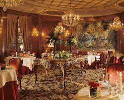 Mon avis sur le restaurant le 114 Faubourg de l'hôtel Bristol et visite de  l'hôtel Bristol : le luxe à la française dans son intemporelle splendeurIn  the mood for HÔTELS DE