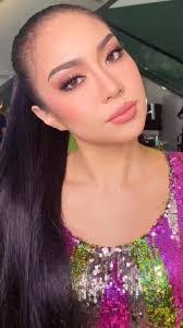 Vanessa Caro's Instagram, Twitter & Facebook