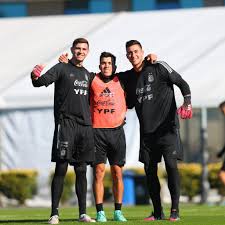 Emiliano martínez (7 de julio de 1988, misiones, argentina), diseñador y programador, conocido por ser unos de los creadores. Emiliano Martinez Seria Titular En La Seleccion Argentina Diario La Capital De Mar Del Plata