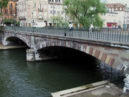 Actu strasbourg fait le point sur la nouvelle équipe de jeanne barseghian, élue maire le dimanche 28 juin 2020. Pont Du Maire Kuss Strasbourg 1884 Structurae