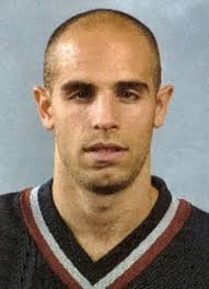 Player photos for the 1998-99 Sarnia Sting at hockeydb.com