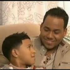 He released several albums with aventura before the group broke up. Alex Damian Santos Alexdamiansants Twitter