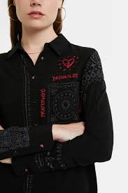 Les chemisiers et tuniques desigual pour femme défient à la perfection les codes vestimentaires classiques. Femme Chemise En Viscose Noir Chemises Blouses Desigual Wilgrant