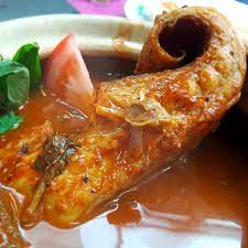 Tumis bawang bombai, bawang putih, dan cabai hingga harum. Restoran Asam Pedas Muar Resepi Asli Beitrage Facebook
