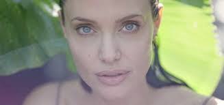 Alyssa Chaplin's Instagram, Twitter & Facebook