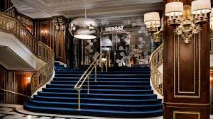 Luxury Hotel In Downtown Chicago The Blackstone Chicago Luxury Hotels Luxury Hotel Luxury Hotels Lobby