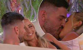 Scott Kiss's Instagram, Twitter & Facebook