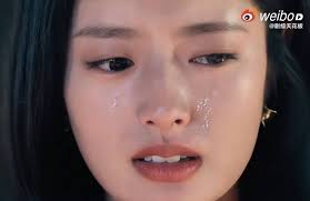 Who's is in love with Chen Yiheng and why"