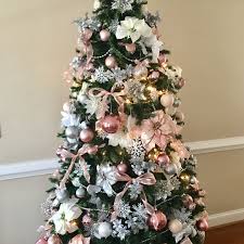I M Loving Our Pink Dazzle Christmas Tree These Beautiful Shades Of Blush Si Pink Christmas Tree Decorations Pink Christmas Tree Pink Christmas Decorations
