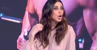 Styleontheblog staff stylist make up belen rodriguez, outfit, fashion, beauty surgey, intervista giuseppe di cecca stylist, amanda lear, amanda. Belen Rodriguez Terrified At There Is Mail For You De Filippi Forced To Stop The Program Curler Ruetir