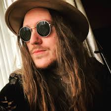 A photo from 2020. James Bay eat ya fucken heart out.