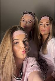 Evelyn Hansen's Instagram, Twitter & Facebook