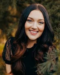 Jami Sweeney's Instagram, Twitter & Facebook