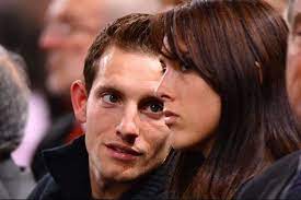 Ils se fiancent le 25 février 2017 à l'occasion du 28e anniversaire de la jeune femme186. Renaud Lavillenie Est Papa