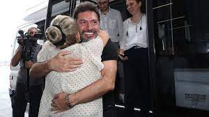 Atilla'nın insani yardım ve yiyecek adı altında, sahte belgelerle i̇ran'a ambargoyu delmekle suçlandı. Turkish Banker Hakan Atilla Arrives In Istanbul After Us Jail Release