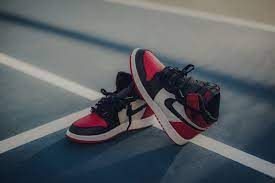 Apple mac os x mavericks. 500 Sneakers Pictures Hd Download Free Images On Unsplash