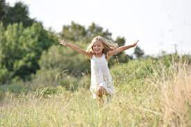 It's important to let your children live. Why And How To Embrace Minimalist Parenting