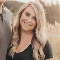 Amanda Eisenhauer's Instagram, Twitter & Facebook