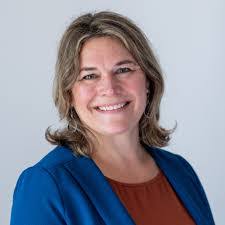 Rebecca Towne's Instagram, Twitter & Facebook