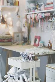 0:52 la voz 15 170 просмотров. Un Mundo Maravilloso En Modo Slow Rosa Chicle Talleres Amigos Iv Cosas De Casa Mesa De Costura Sillon Eames