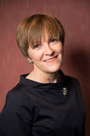 Donna Reeves's Instagram, Twitter & Facebook