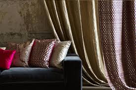 Un arredamento moderno ama pennellate di colore dalla personalità netta, ottanio e acciaio, che spiccano sulla tende di design a torino e online. Tende E Tendaggi Firenze Tappezzeria Magnolfi