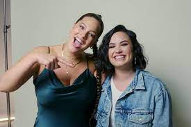 Won't give up, stand our ground. Demi Lovato Schamte Sich Fur Ihren Korper Thecurvymagazine