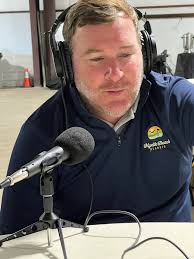 Pullin' Weeds (@Pullin_Weeds)