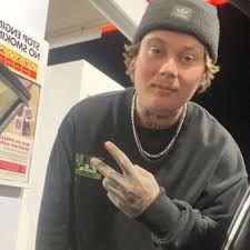 Listen to SERVO ( Ke$ha Remix ) by Hesh in k playlist online for free