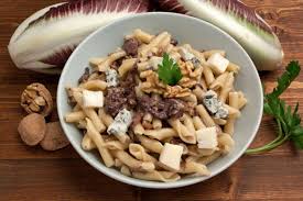 Check spelling or type a new query. La Pasta Al Radicchio Rosso Scamorza Affumicata Con Noci E Gorgonzola
