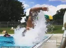 Video Shows Bucs Rookie And Tom Brady S Newest Blocker Tristan Wirfs Jumping Out Of Pool Daily Mail Online
