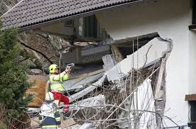 Unwetter24.net bietet aktuelle wetterwarnungen und gefahrenhinweise bei markanten wetterlagen wie gewitter, sturm, regen, schnee, glatteis in deutschland. Unwetter In Osterreich Mann Stirbt In Karnten Nach Erdrutsch Panorama Stuttgarter Zeitung