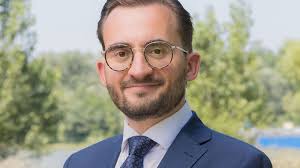 Jetzt sind es schon sechs: Zwei weitere Bürgermeister-Bewerber für  Oberhausen-Rheinhausen