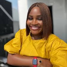 Esther Emerson على X: "This now is the Nigerian DREAM! This is the Nigerian  Dream! 😞"