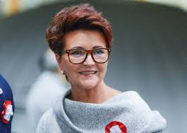 Jolanta kwaśniewska od lat uważana jest za uosobienie elegancji, ale ostatnio wyznała, że styl pierwszej damy nie do końca jej pasował. Jolanta Kwasniewska Ma Nowa Fryzure Metamorfoza Bylej 1 Damy