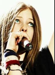 Unreleased music video for avril's song mobile, from her debut album let go. Avril Lavigne 2002 Cute Exposed Photo Avril Lavigne Style Avril Lavigne Avril Lavingne