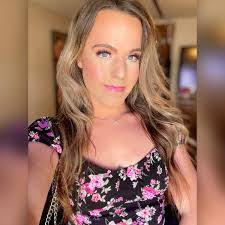 Kacey James's Instagram, Twitter & Facebook