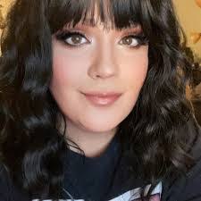 Stacey Huskey's Instagram, Twitter & Facebook